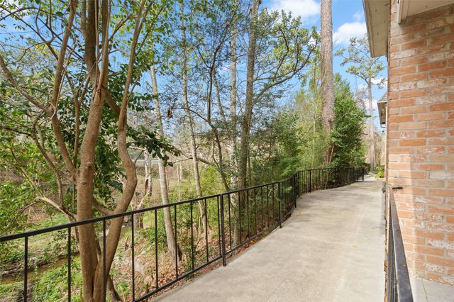 2238 S Piney Point Road 102, Houston, TX 77063