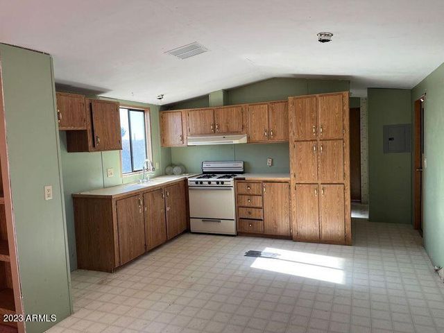 2902 Applewhite Drive, Douglas, AZ 85607