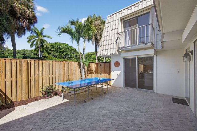 1700 Embassy Drive 103, West Palm Beach, FL 33401