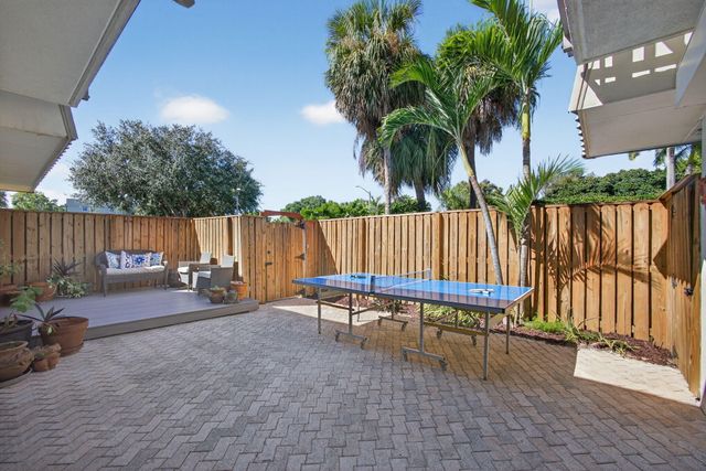1700 Embassy Drive 103, West Palm Beach, FL 33401