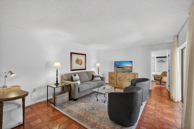 1700 Embassy Drive 103, West Palm Beach, FL 33401