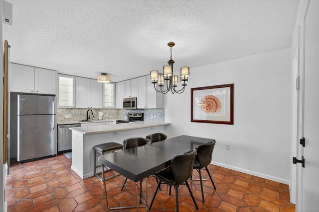 1700 Embassy Drive 103, West Palm Beach, FL 33401