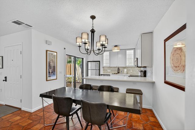 1700 Embassy Drive 103, West Palm Beach, FL 33401