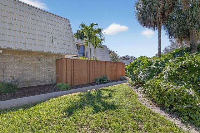 1700 Embassy Drive 103, West Palm Beach, FL 33401