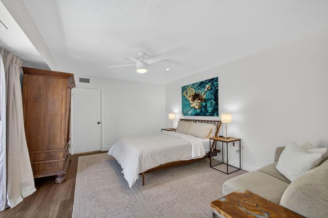1700 Embassy Drive 103, West Palm Beach, FL 33401