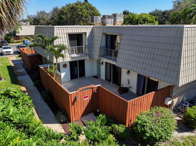 1700 Embassy Drive 103, West Palm Beach, FL 33401