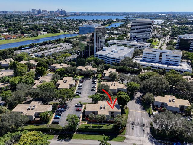 1700 Embassy Drive 103, West Palm Beach, FL 33401