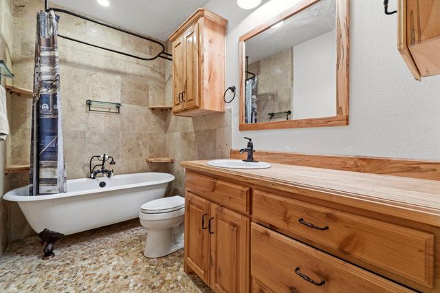 2187 Nettles Cemetery Road, Livingston, TX 77351