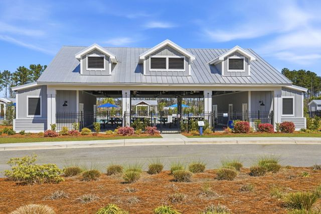 122 Oakwood Boulevard, Summerville, SC 29486