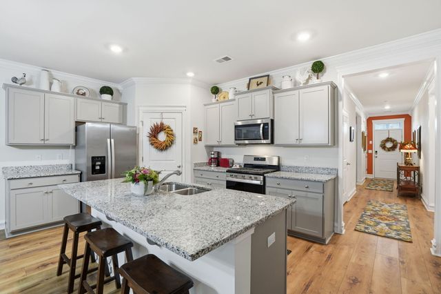 122 Oakwood Boulevard, Summerville, SC 29486