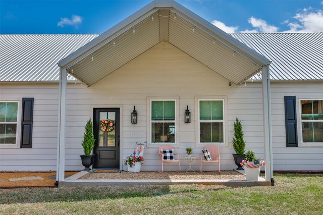 646 County Road 2121, Gainesville, TX 76240