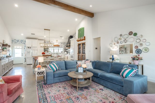 646 County Road 2121, Gainesville, TX 76240