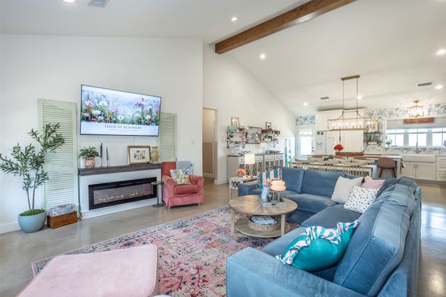 646 County Road 2121, Gainesville, TX 76240