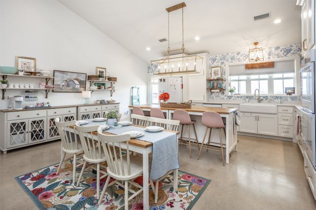 646 County Road 2121, Gainesville, TX 76240