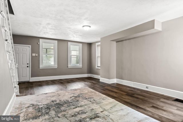 307 BROAD ST, Beverly, NJ 08010