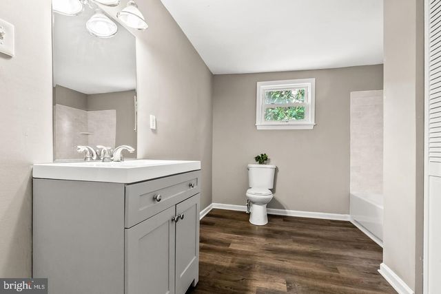 307 BROAD ST, Beverly, NJ 08010