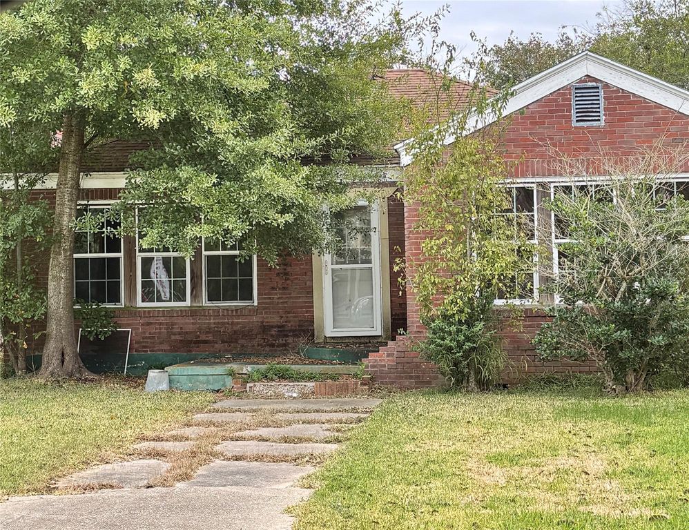 2340 19th Street, Port Arthur, TX 77640