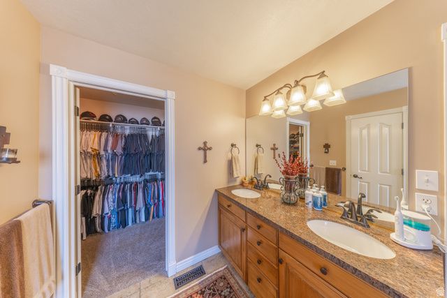 1129 E SANDERS RD, Sandy, UT 84094