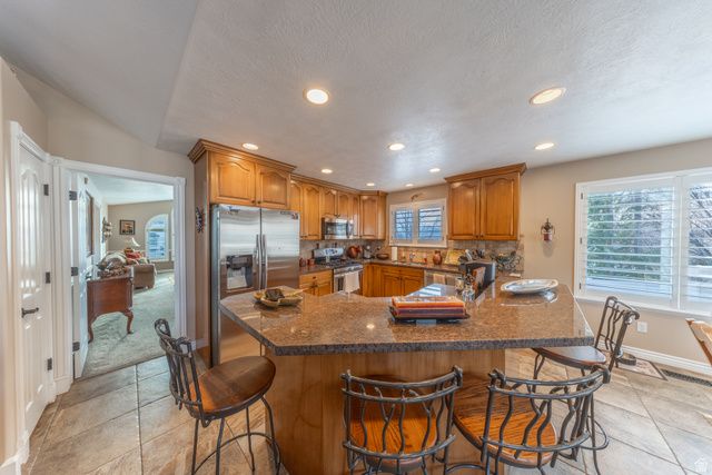 1129 E SANDERS RD, Sandy, UT 84094