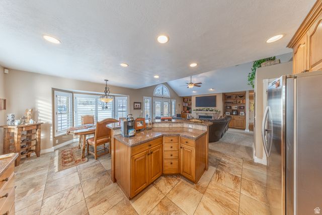 1129 E SANDERS RD, Sandy, UT 84094