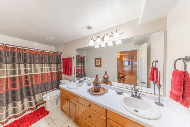 1129 E SANDERS RD, Sandy, UT 84094