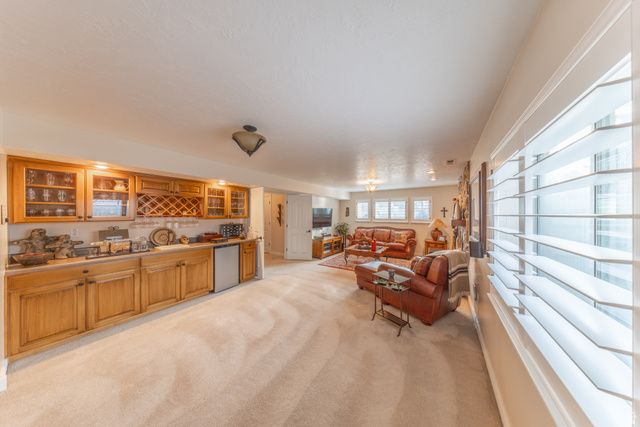 1129 E SANDERS RD, Sandy, UT 84094