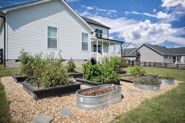 4028 Winter Haven Dr, Cookeville, TN 38501