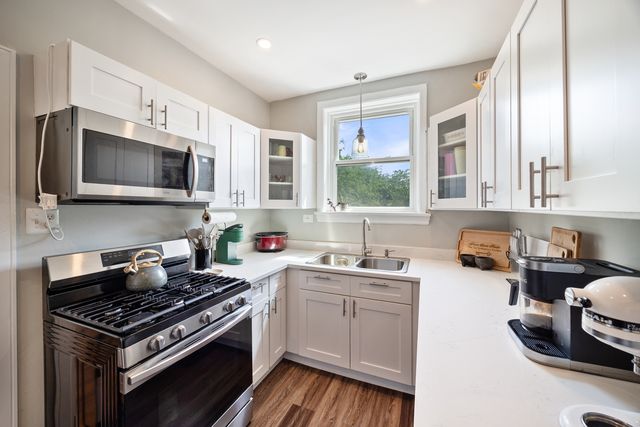 338 S East Avenue 3N, Oak Park, IL 60302