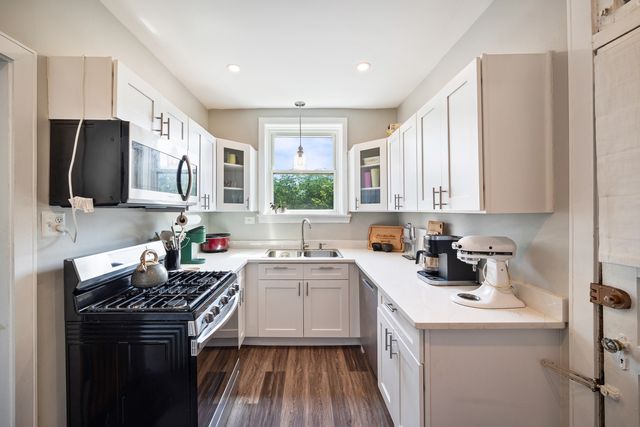 338 S East Avenue 3N, Oak Park, IL 60302
