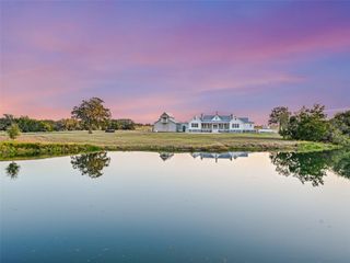 314 Big Sky Ranch RD, Smithville, TX 78957