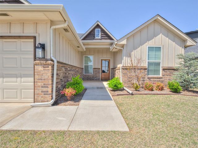9305 Taggert Lane, Yukon, OK 73099