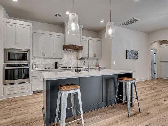 9305 Taggert Lane, Yukon, OK 73099