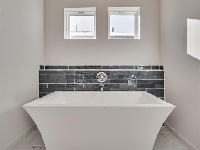 9305 Taggert Lane, Yukon, OK 73099