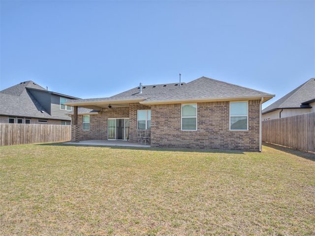 9305 Taggert Lane, Yukon, OK 73099