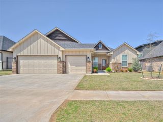 9305 Taggert Lane, Yukon, OK 73099