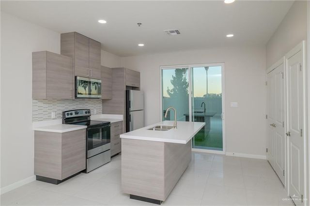 3512 Vanessa Lane 5, Weslaco, TX 78596