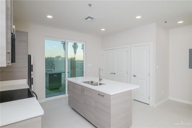 3512 Vanessa Lane 5, Weslaco, TX 78596