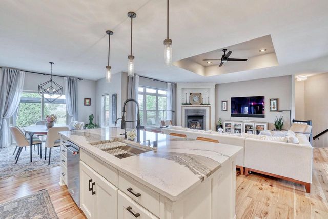 W347N5943 Lake DRIVE, Oconomowoc, WI 53066
