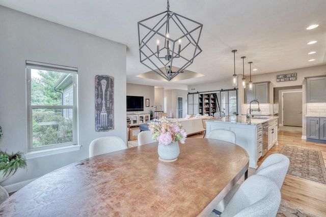 W347N5943 Lake DRIVE, Oconomowoc, WI 53066