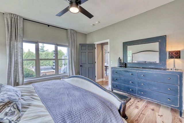 W347N5943 Lake DRIVE, Oconomowoc, WI 53066