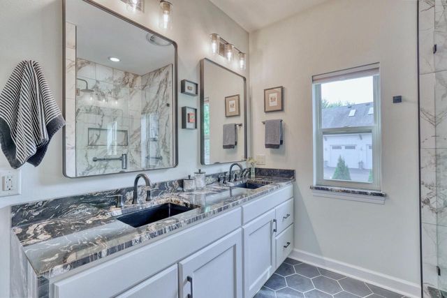 W347N5943 Lake DRIVE, Oconomowoc, WI 53066