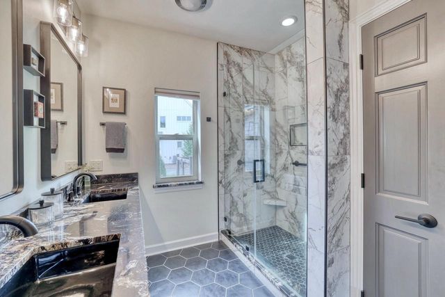 W347N5943 Lake DRIVE, Oconomowoc, WI 53066