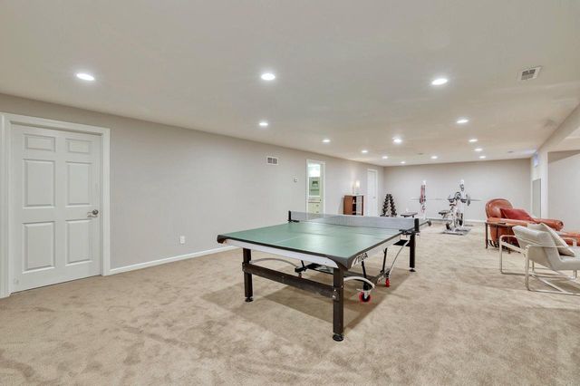 W347N5943 Lake DRIVE, Oconomowoc, WI 53066