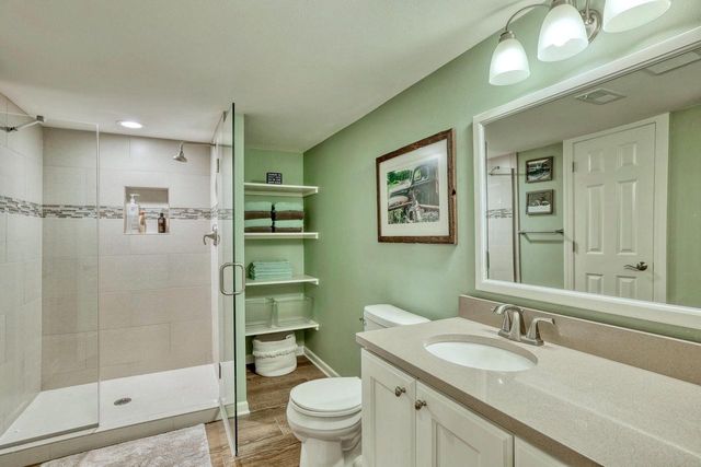 W347N5943 Lake DRIVE, Oconomowoc, WI 53066