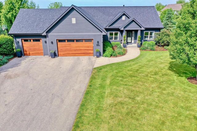 W347N5943 Lake DRIVE, Oconomowoc, WI 53066