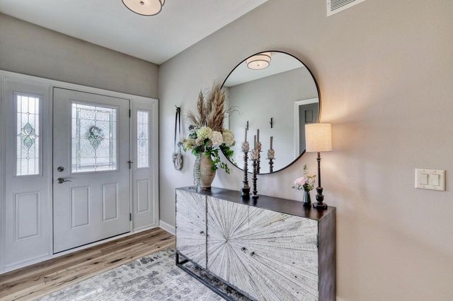 W347N5943 Lake DRIVE, Oconomowoc, WI 53066