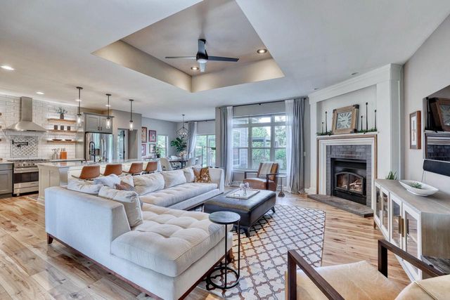 W347N5943 Lake DRIVE, Oconomowoc, WI 53066