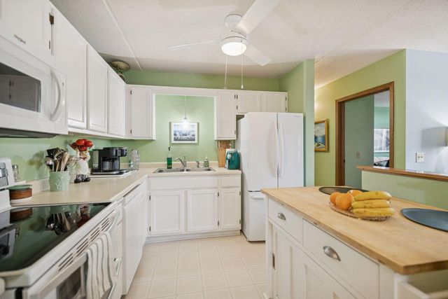 2601 Kenzie Terrace 330, Saint Anthony, MN 55418