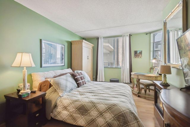 2601 Kenzie Terrace 330, Saint Anthony, MN 55418