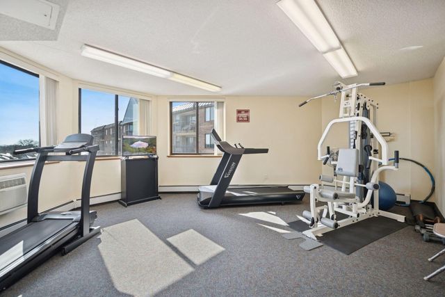 2601 Kenzie Terrace 330, Saint Anthony, MN 55418